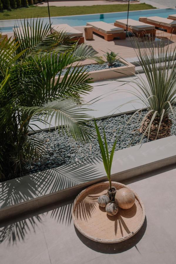 Marble Luxury Suites การ์เตรอส ภายนอก รูปภาพ