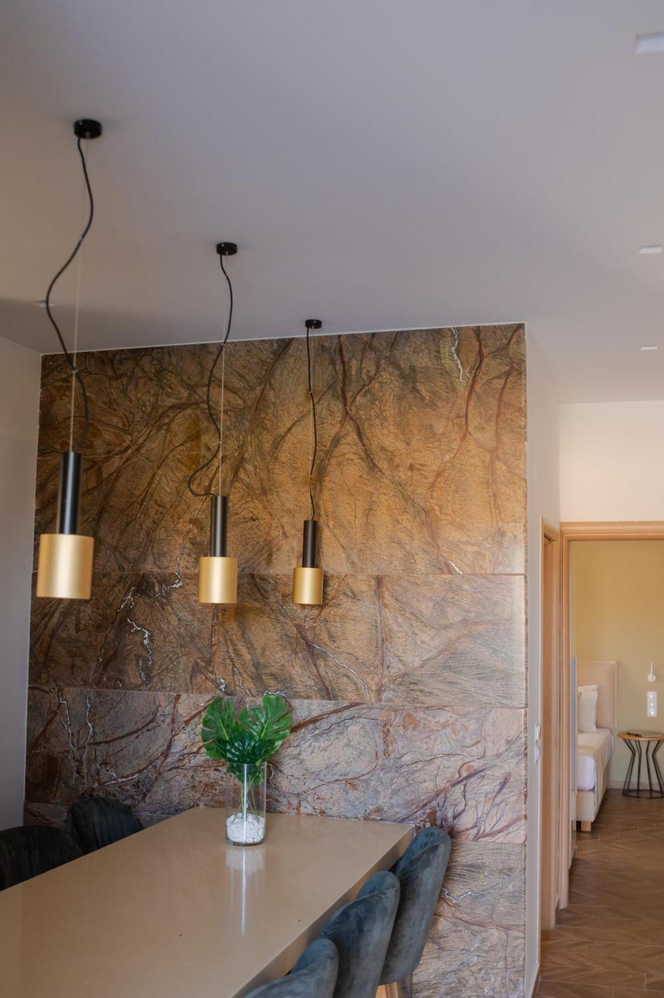Marble Luxury Suites การ์เตรอส ภายนอก รูปภาพ