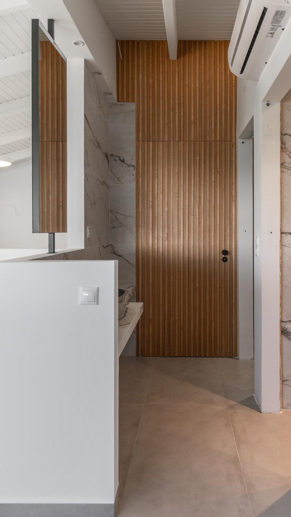 Marble Luxury Suites การ์เตรอส ภายนอก รูปภาพ