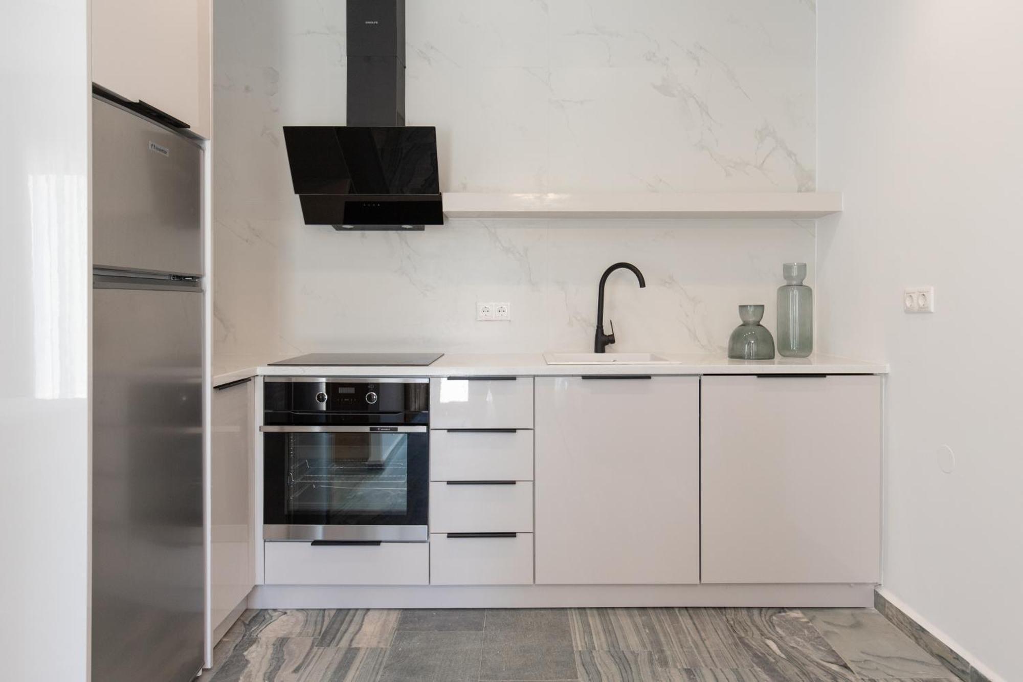 Marble Luxury Suites การ์เตรอส ภายนอก รูปภาพ