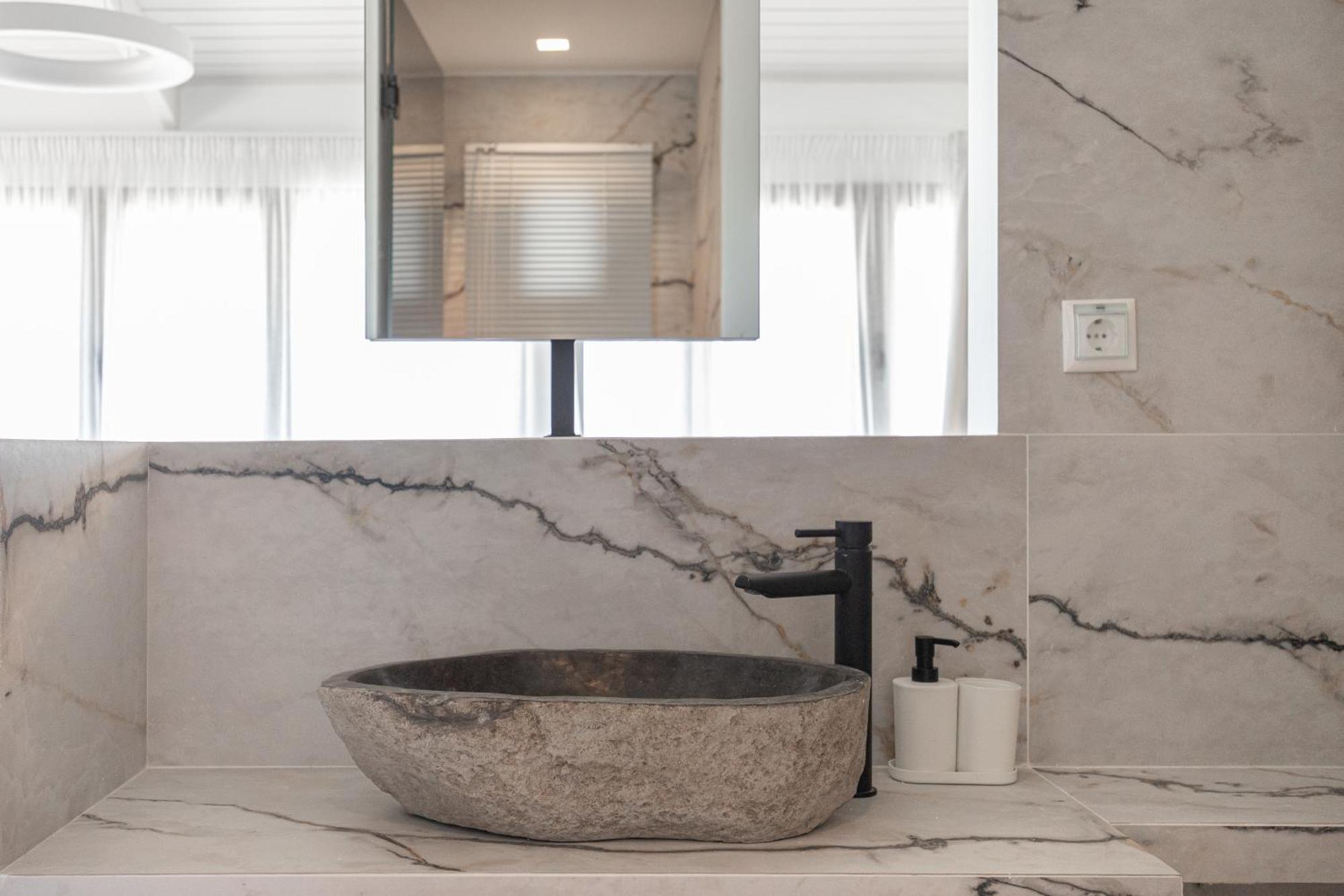 Marble Luxury Suites การ์เตรอส ห้อง รูปภาพ